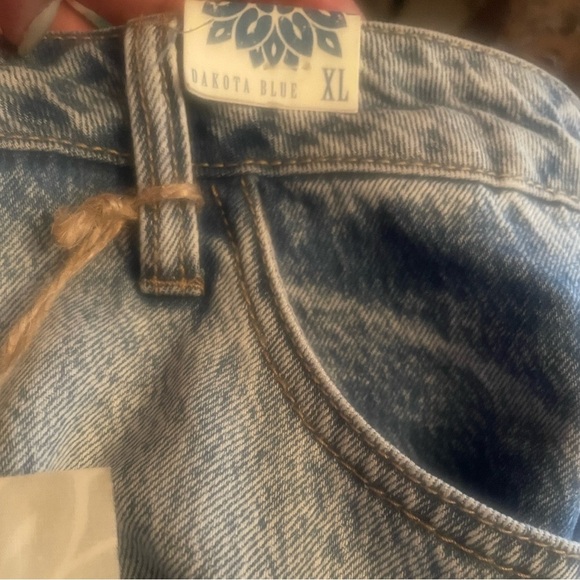 Dakota Blue (Junior XLg) Light-washed Denim Bubble Streetwear Cowgirl Mini Skirt - Picture 3 of 14